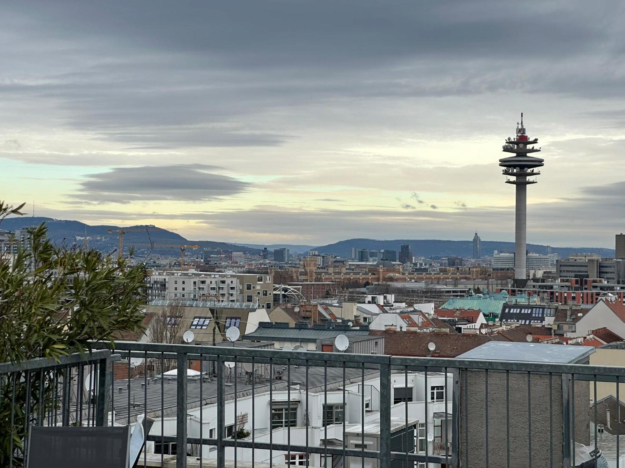 Panorama Apartments Wina Bagian luar foto