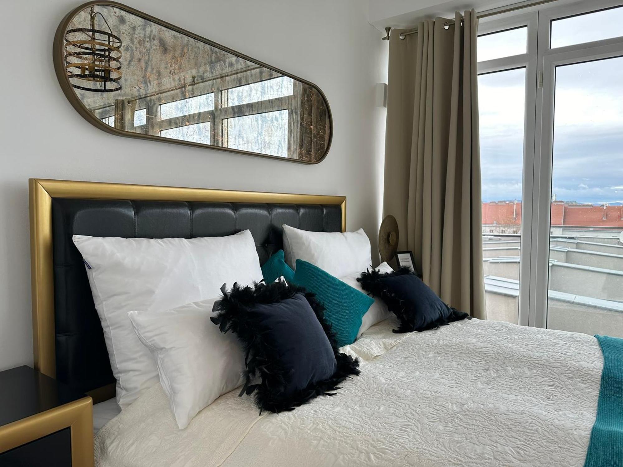 Panorama Apartments Wina Bagian luar foto