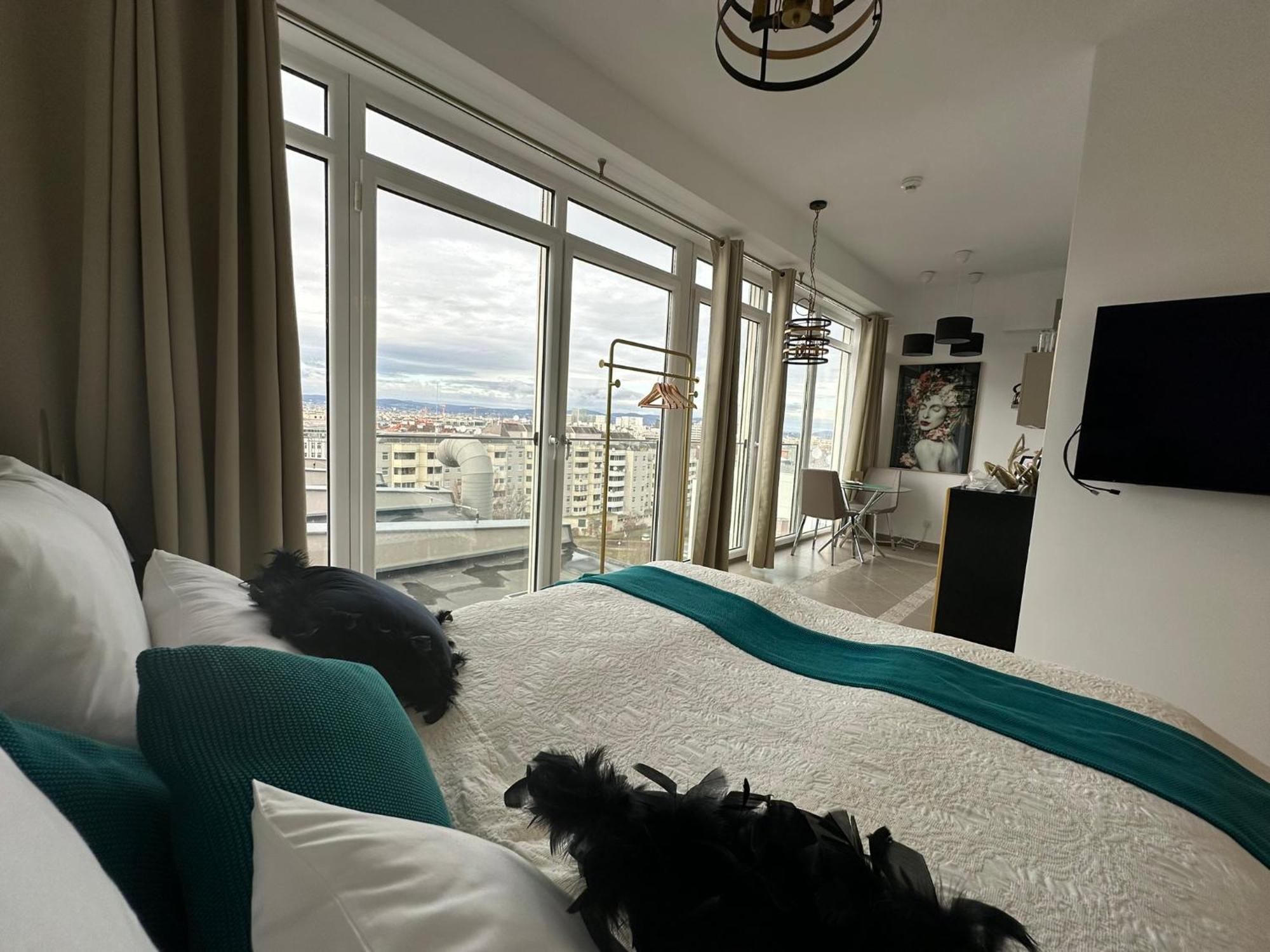 Panorama Apartments Wina Bagian luar foto