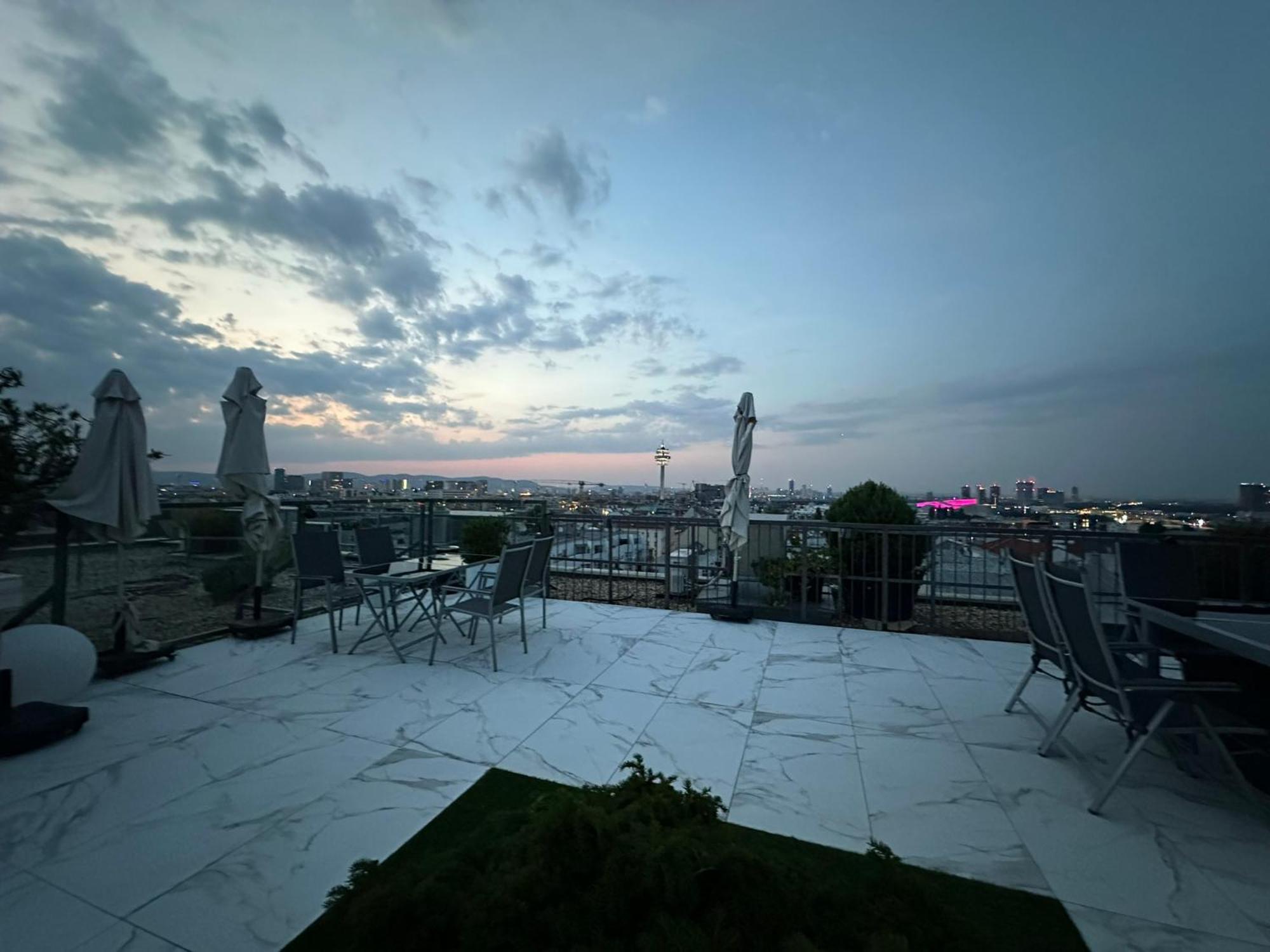 Panorama Apartments Wina Bagian luar foto